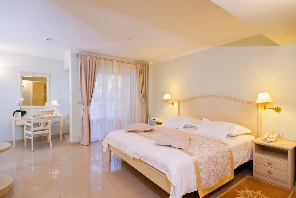 Hotel Sunceva Postelja Brela Luaran gambar