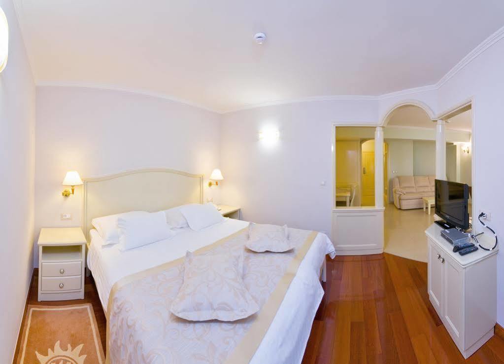Hotel Sunceva Postelja Brela Luaran gambar