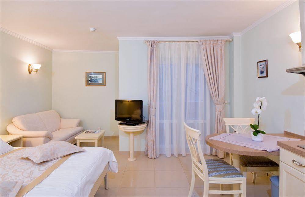 Hotel Sunceva Postelja Brela Luaran gambar